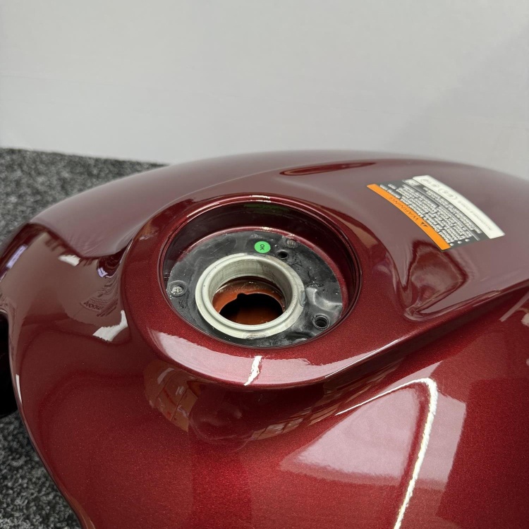 Indian Scout Bobber / Rogue Fuel Tank In maroon crimson